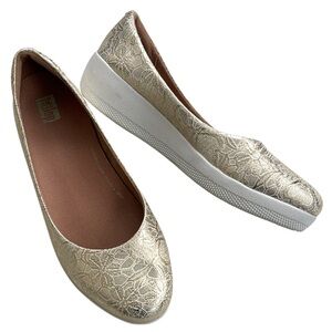 EUC FitFlop Varya Floral Embossed Flats Gold Size 7